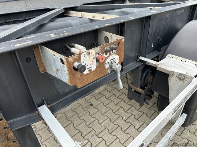 Транспорт на контейнери Van Hool 20FT ADR CHASSIS / empty weight 3.300kg / SAF D...