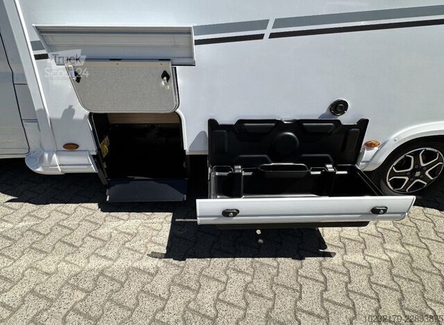 Pusiau integruotas kemperis Pilote Pilote P696 Evidence – Automatik – Solar