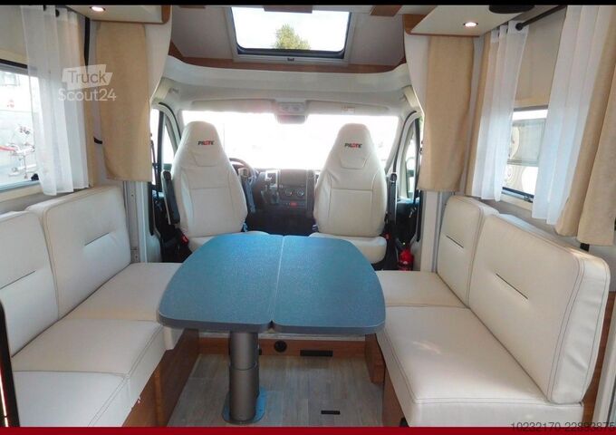 Pusiau integruotas kemperis Pilote Pilote P696 Evidence – Automatik – Solar