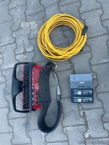 LKW mit Pritsche (offen) VOLVO FM12  8x4BB KIPPER KRAN PK33000ELB Fly-Jib WINDE