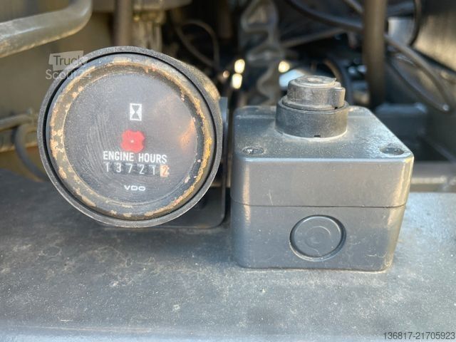 LKW mit Pritsche (offen) VOLVO FM12  8x4BB KIPPER KRAN PK33000ELB Fly-Jib WINDE