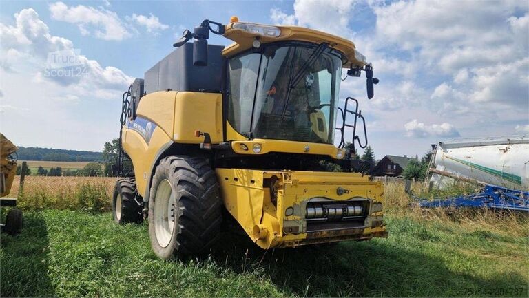 зерноуборочный комбайн New Holland CR 9090