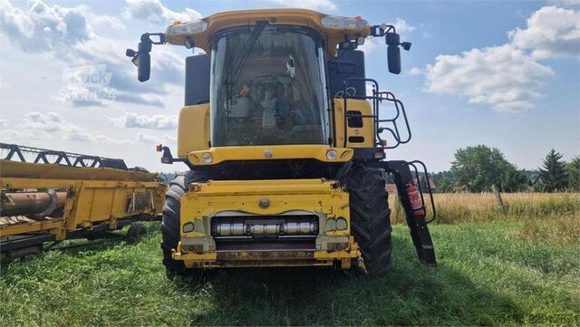 зерноуборочный комбайн New Holland CR 9090