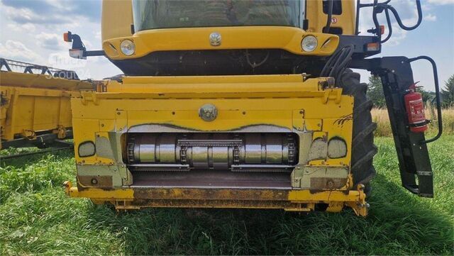 зерноуборочный комбайн New Holland CR 9090