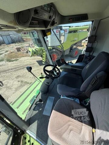 θεριζοαλωνιστική μηχανή CLAAS Lexion 750