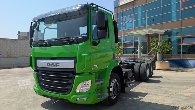șasiu de camion DAF CF