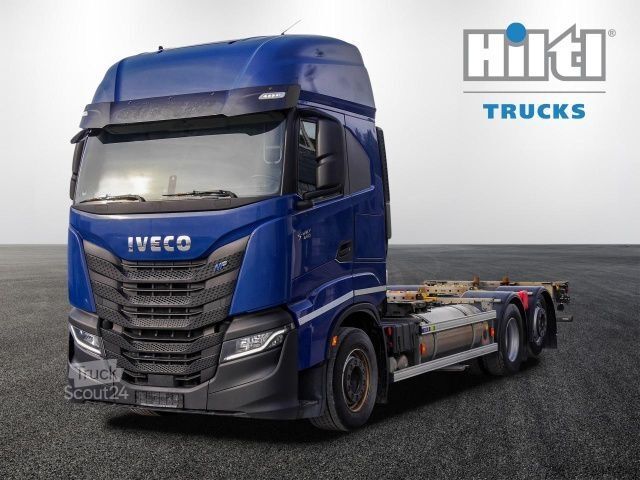 Chasis de furgoneta IVECO S-WAY AS260SY LNG BDF C 715/745 MULTIWECHSLER
