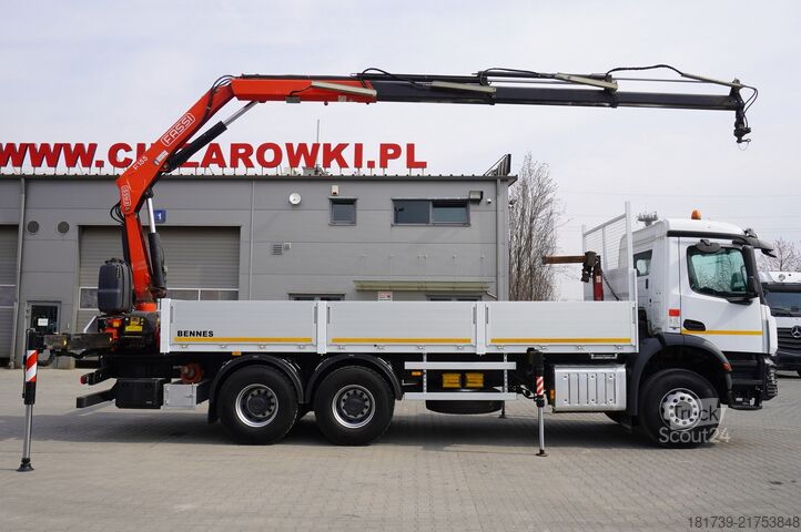 Platforma z žerjavom Mercedes-Benz Arocs 2633 flatbed truck / Crane FASSI