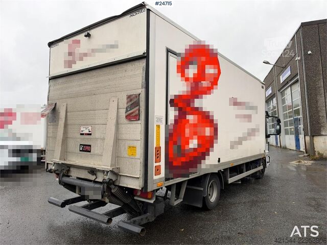 Matkalaukku Iveco 75E-210 4x2 Box Truck with Tail Lift – 136,000 km!