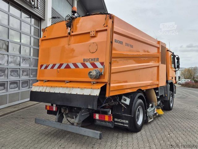 Măturătoare stradală MERCEDES-BENZ Actros 2032 A 4x4 Bucher STKF 9500 Airport 30x
