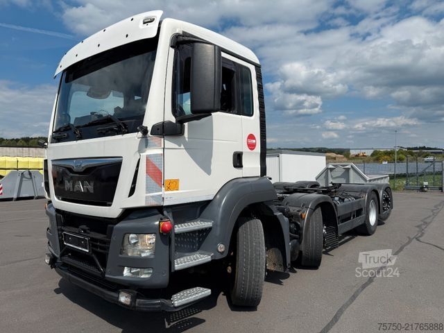 Châssis de camion MAN TGS 35.360 8x2  3- Lenkachsen