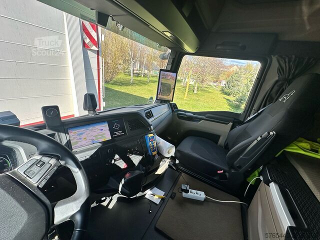 Nákladné auto s plochou korbou a plachtou MAN MAN TGM18.320 4x2 LL CH