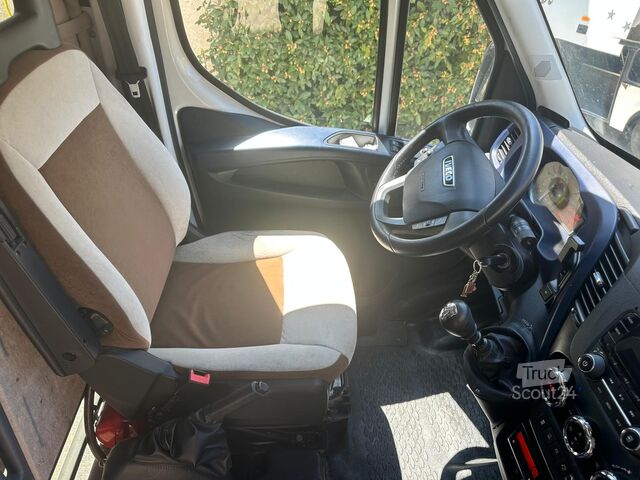 Minibus Iveco Daily