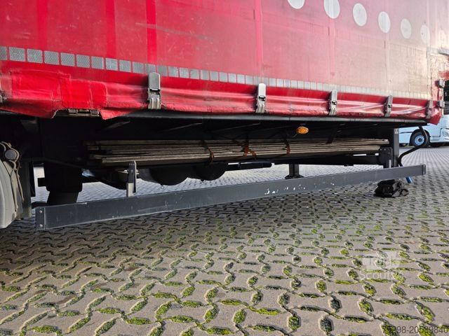 Getränkeauflieger SCHWARZMÜLLER SJ / Schwanenhalstrailer