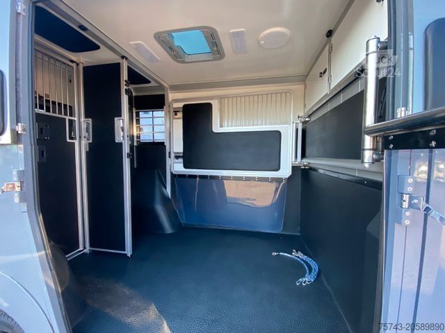 Viehtransporter MERCEDES-BENZ STX Sprinter  3.500KG  Haras Hengste