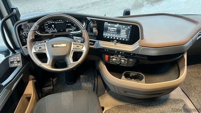 Vakio vetoauto DAF XG+ 530 FT