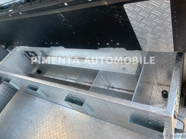 Camião de caixa fechada MERCEDES-BENZ 917 AF