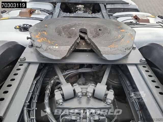 Volumetrekker Mercedes Actros 1845 Actros 4X2 GigaSpace Mega 2xTanks 8...