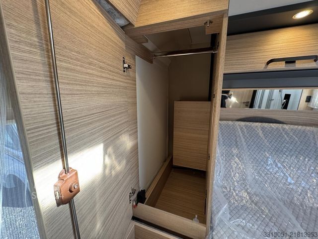 Pusiau integruotas kemperis MALIBU T 480 RB QB K+ACC+Markise+TV+LED+Kaffeemaschine