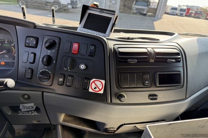 Camion frigorifique Mercedes-Benz Atego 1022 Kühlkoffer+HB/Swiss-Vehicle