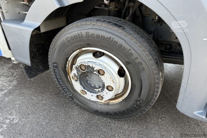 Camion frigorifique Mercedes-Benz Atego 1021 Eiswagen Hebebühne / Swiss-Vehicle