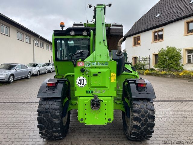 Teleskoparmstapler MERLO TF 42.7-140 Teleskopstapler 7,10m 4,2to >40km/h<