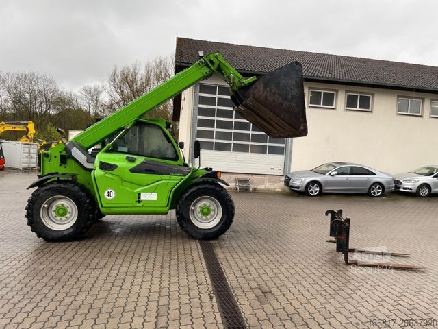 Teleskoparmstapler MERLO TF 42.7-140 Teleskopstapler 7,10m 4,2to >40km/h<