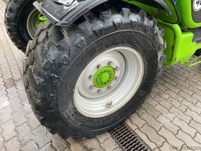 Teleskoparmstapler MERLO TF 42.7-140 Teleskopstapler 7,10m 4,2to >40km/h<