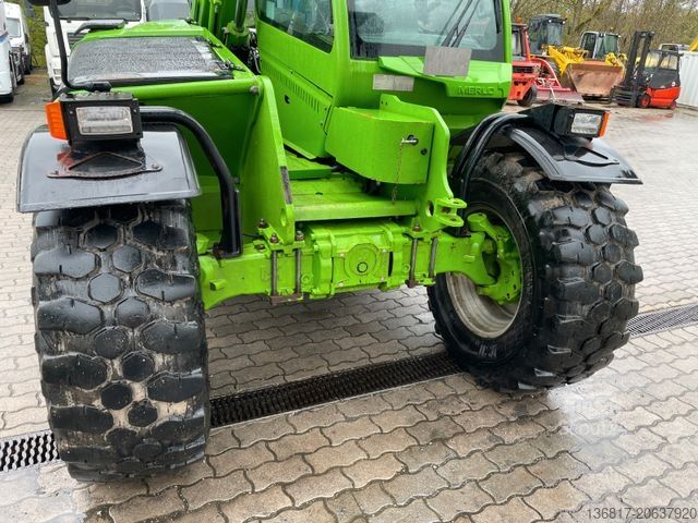 Teleskoparmstapler MERLO TF 42.7-140 Teleskopstapler 7,10m 4,2to >40km/h<