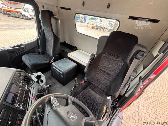 شاحنة قلّابة بذراع تحميل متحرك MERCEDES-BENZ Arocs 3240 8x4 Tridem VDL 25T Abrollkipper*Klima