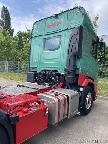 Standardowy ciągnik siodłowy DAF FT XF 530 NGD PXP 4x4