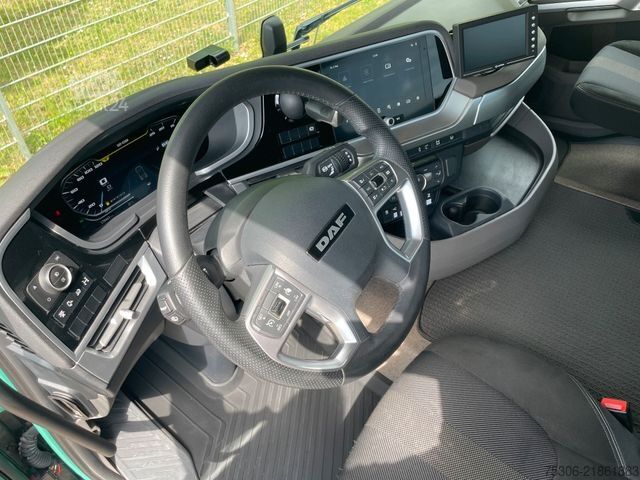 Standardowy ciągnik siodłowy DAF FT XF 530 NGD PXP 4x4