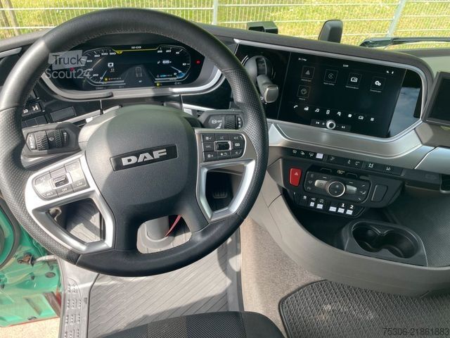 Standardowy ciągnik siodłowy DAF FT XF 530 NGD PXP 4x4