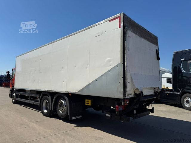 Camion frigorifique SCANIA P 280 Kühlkoffer mit BÄR Ladebordwand / Kiesling
