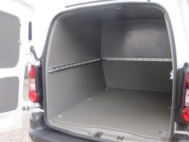 Dube special transformate Peugeot Partner HDI Hygieneausbau 3-Sitzer M+S