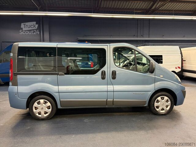 Minibus RENAULT Trafic 9 Sitze Klima 2.Hand PDC NAVI R-CAM AHK