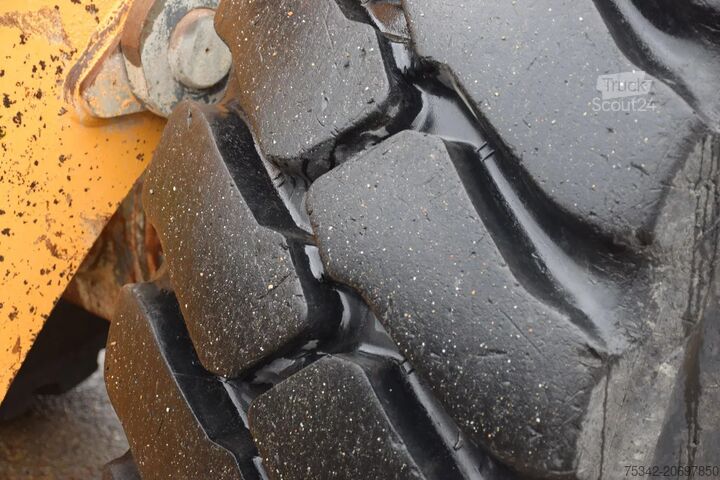 Pala gommata Liebherr L576 X power -stock id93