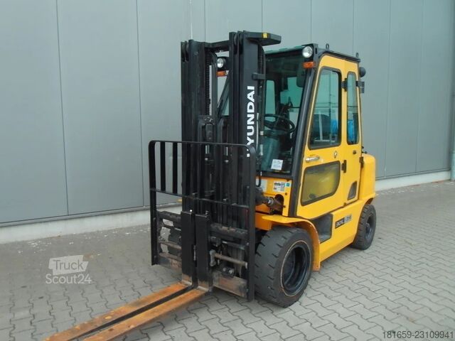  HYUNDAI 30L-7A