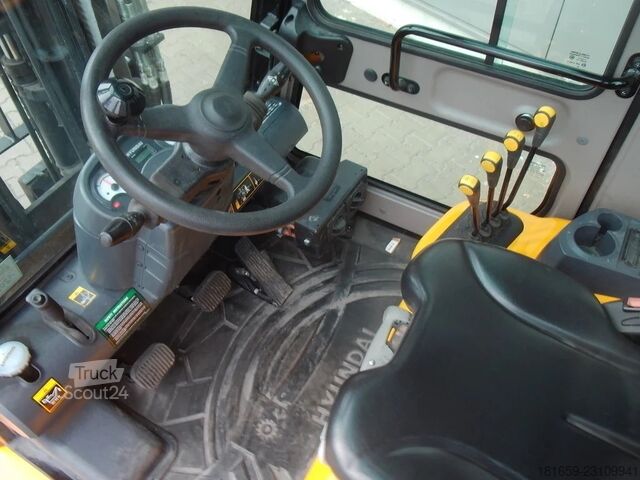  HYUNDAI 30L-7A