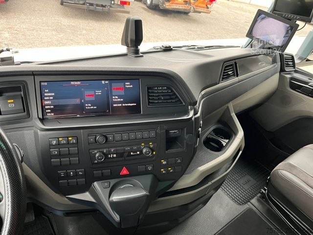 Автомобиль с заменяемым кузовом MAN 26.510