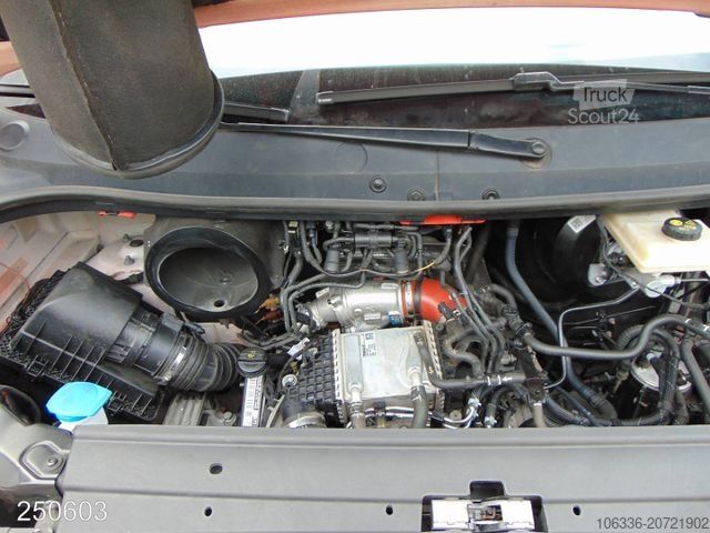 Ван с висока покривка VOLKSWAGEN Crafter 2.0 TDI 4Motion AUTOM.-AHK-BOTT-KAMERA