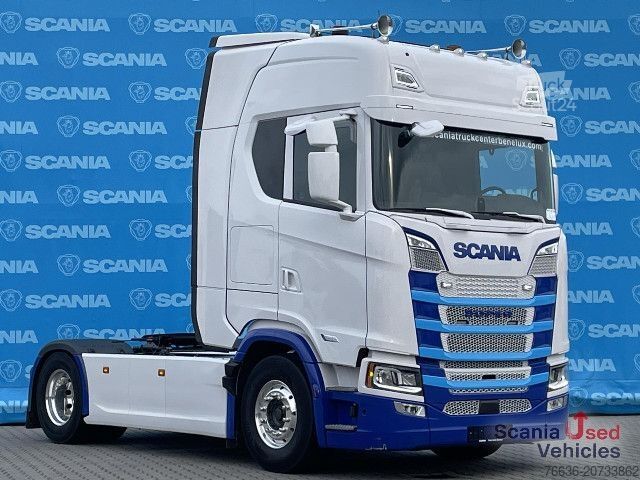 Kamion za prevoz opasnih materija Scania S 560 A4x2NB RETARDER SUPER! HYDRO ADR VECTO 3