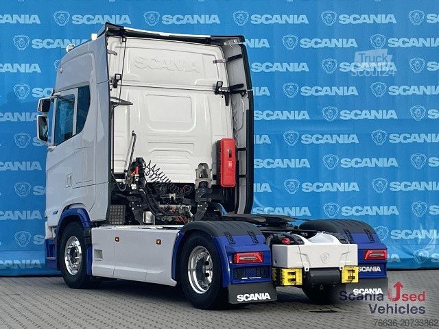 Kamion za prevoz opasnih materija Scania S 560 A4x2NB RETARDER SUPER! HYDRO ADR VECTO 3