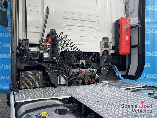 Kamion za prevoz opasnih materija Scania S 560 A4x2NB RETARDER SUPER! HYDRO ADR VECTO 3