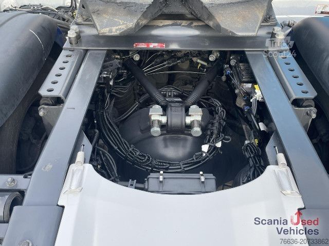 Kamion za prevoz opasnih materija Scania S 560 A4x2NB RETARDER SUPER! HYDRO ADR VECTO 3