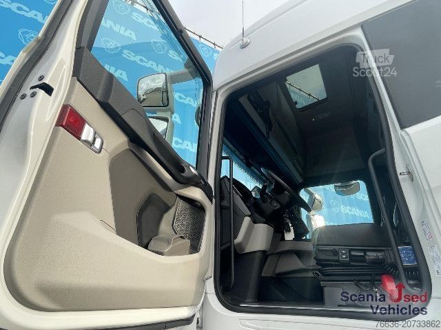 Kamion za prevoz opasnih materija Scania S 560 A4x2NB RETARDER SUPER! HYDRO ADR VECTO 3