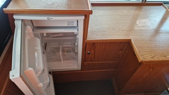 Minibüs MERCEDES-BENZ Vorgänger Sprinter O 319 Samba mit Faltdach AC