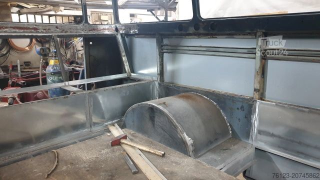 Minibüs MERCEDES-BENZ Vorgänger Sprinter O 319 Samba mit Faltdach AC