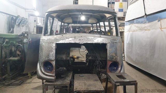 Minibüs MERCEDES-BENZ Vorgänger Sprinter O 319 Samba mit Faltdach AC