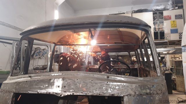 Minibüs MERCEDES-BENZ Vorgänger Sprinter O 319 Samba mit Faltdach AC